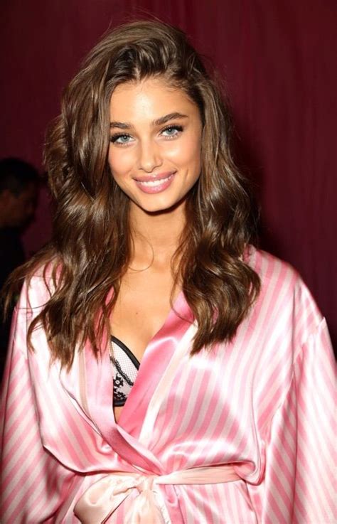 victoria secret angel taylor hill